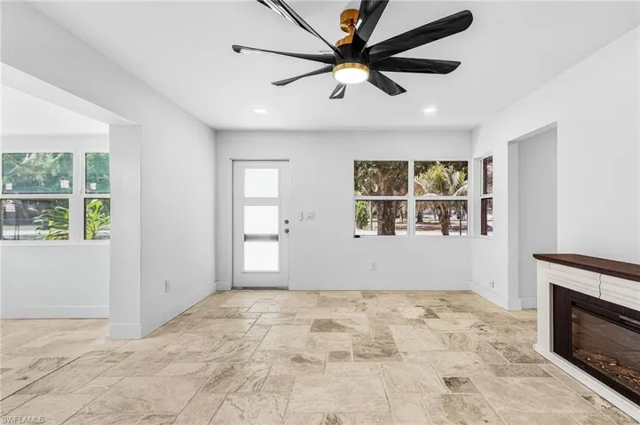 209 Kingston Dr, Fort Myers, Florida 33905