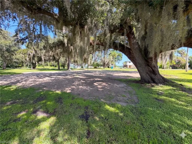209 Kingston Dr, Fort Myers, Florida 33905