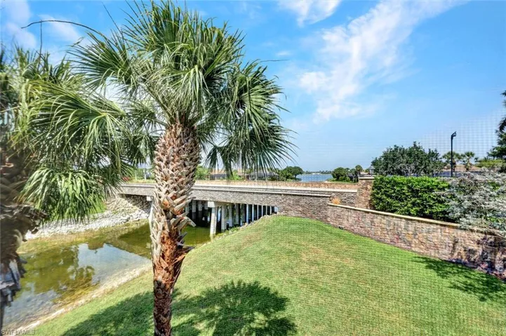 8723 Coastline Ct 202, Naples, Florida 34120