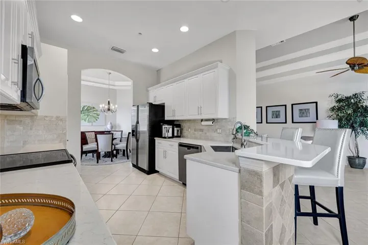 8723 Coastline Ct 202, Naples, Florida 34120