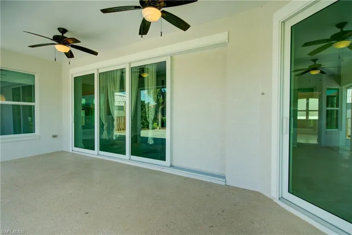 View of patio / terrace with ceiling fan