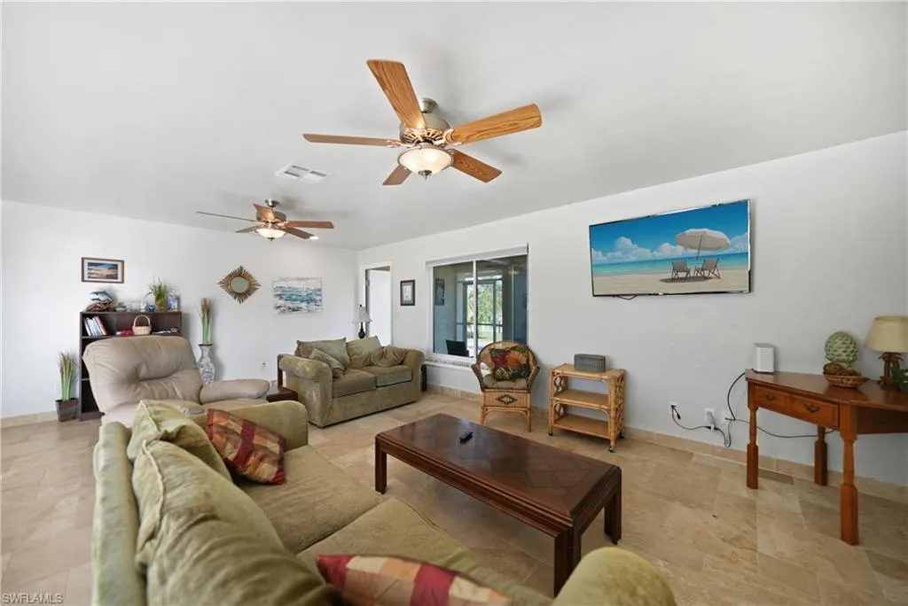 2404 16th ST, Cape Coral, FL 33990,225027078