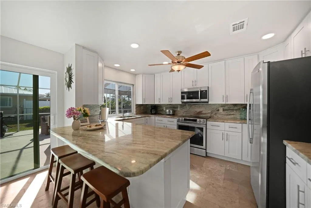 2404 16th ST, Cape Coral, FL 33990,225027078