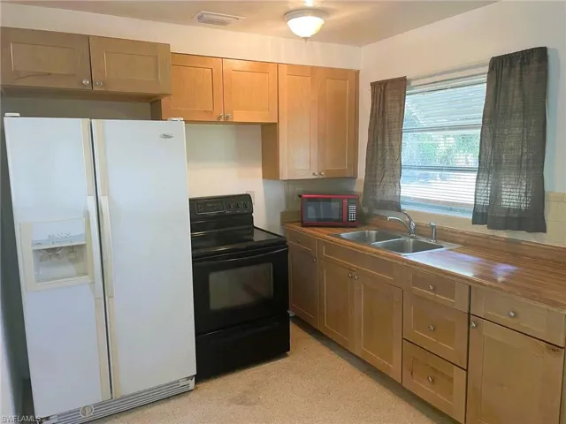 1916  Flamingo  DR, North Fort Myers, FL 33917