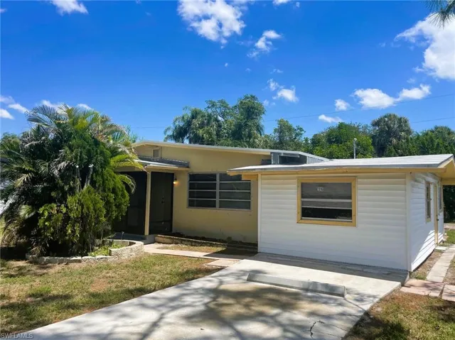 1916  Flamingo  DR, North Fort Myers, FL 33917