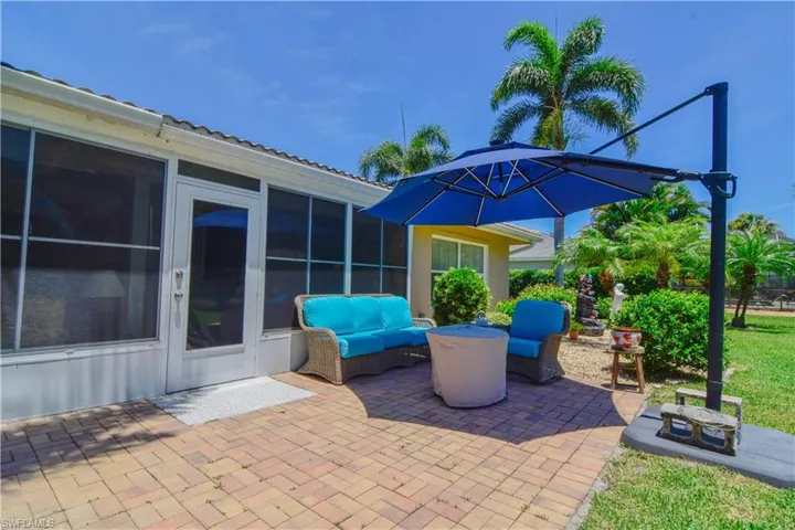 View of patio / terrace featuring outdoor lounge area