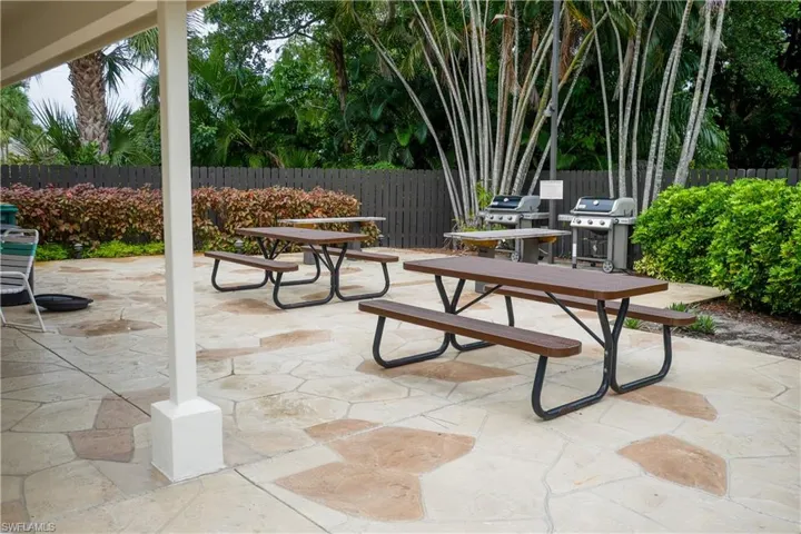 1804  Kings Lake  BLVD, Naples, FL 34112