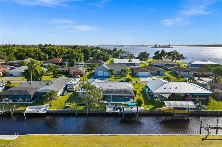 7200 Reymoor Dr, North Fort Myers, Florida 33917