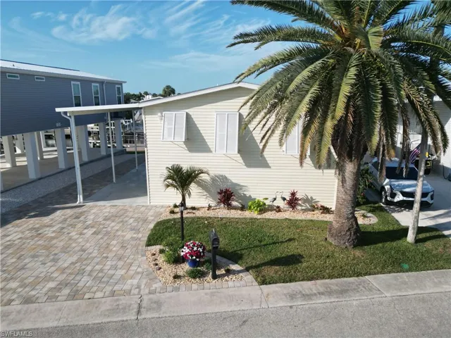 Nice Florida landscaping