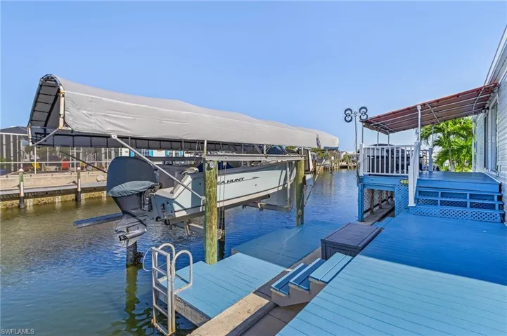 10,000# covered boat lift