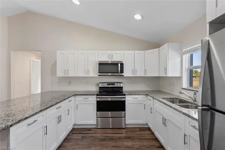 9018 Penny Cir, Labelle, Florida 33935