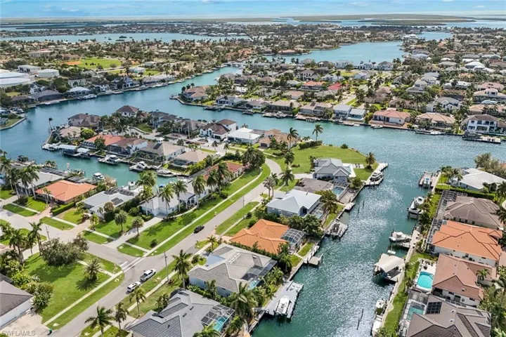 424 Driftwood Ct, Marco Island, Florida 34145