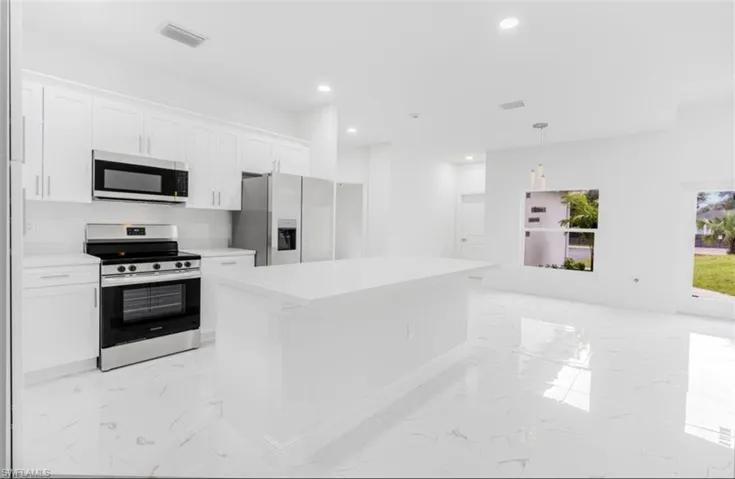 2570  54th NE AVE, Naples, FL 34120