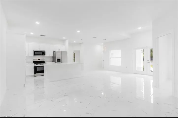 2570  54th NE AVE, Naples, FL 34120