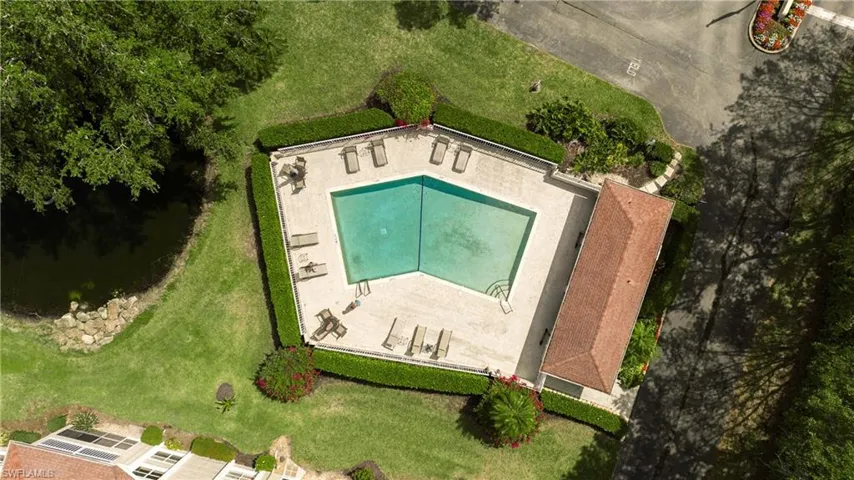 9828 Luna Cir # H104, Naples Fl 34109
