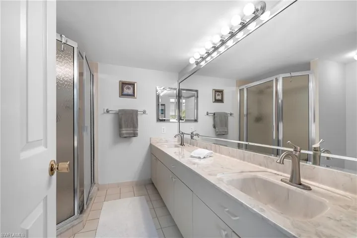 9828 Luna Cir # H104, Naples Fl 34109