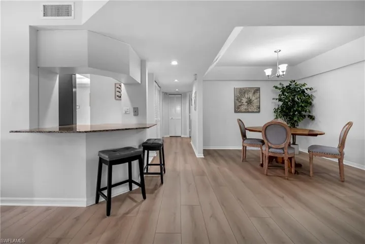 9828 Luna Cir # H104, Naples Fl 34109