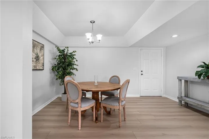 9828 Luna Cir # H104, Naples Fl 34109