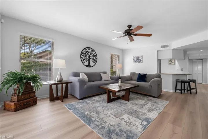 9828 Luna Cir # H104, Naples Fl 34109