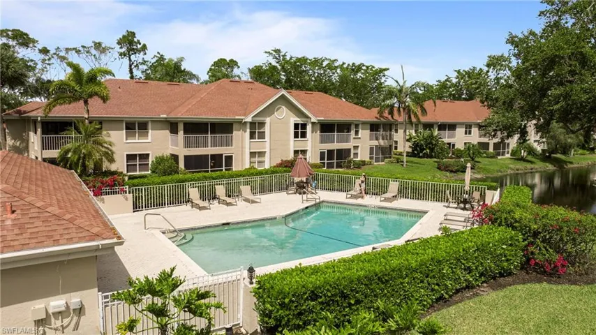 9828 Luna Cir # H104, Naples Fl 34109