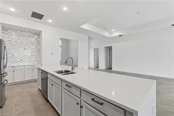 1241 33rd Ave, Cape Coral, Florida 33993