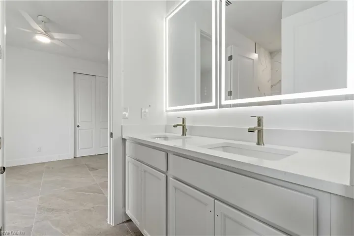1241 33rd Ave, Cape Coral, Florida 33993