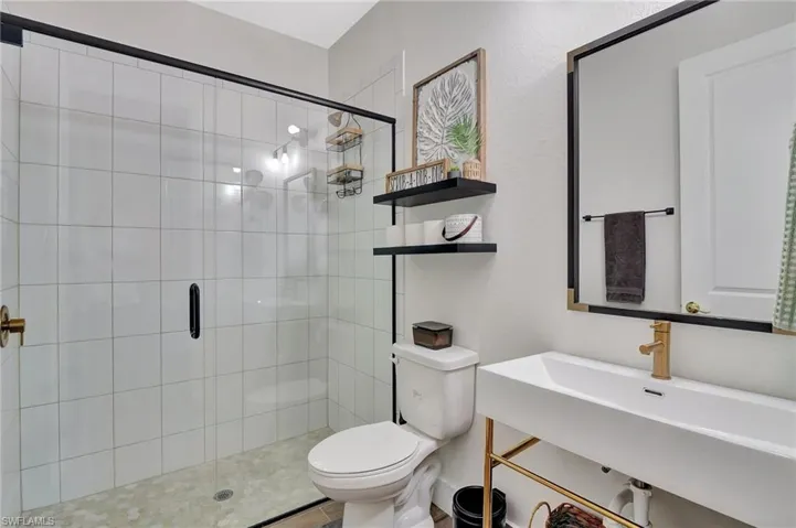 8517 S Lake Cir, Fort Myers, Florida 33908