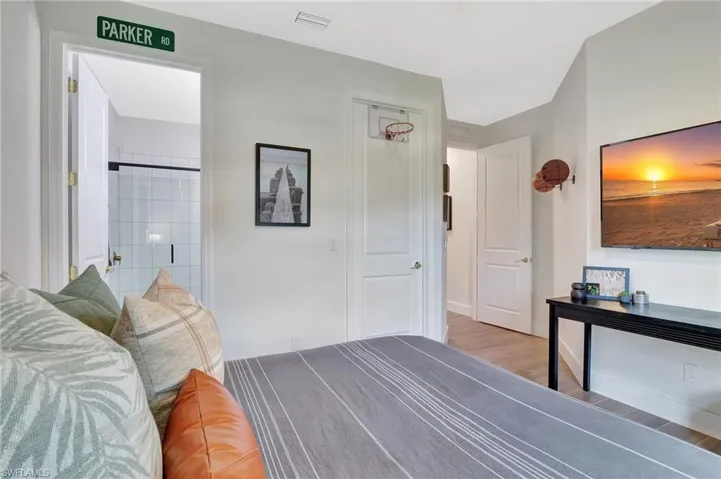 8517 S Lake Cir, Fort Myers, Florida 33908