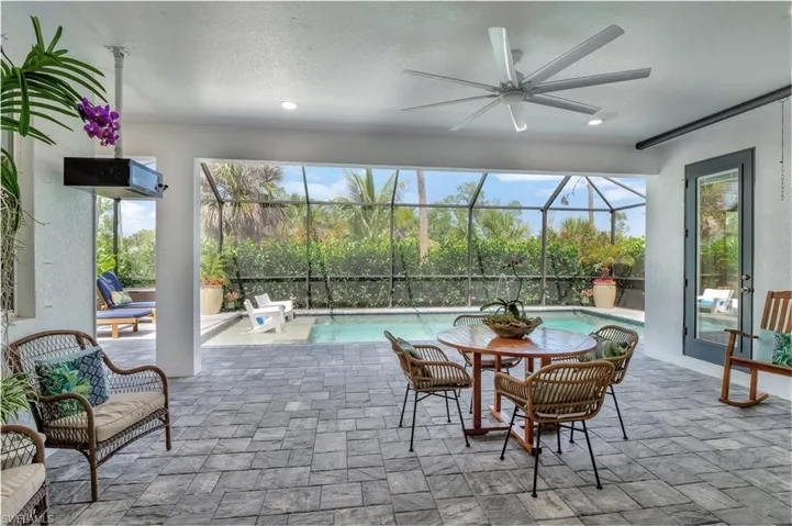 8517 S Lake Cir, Fort Myers, Florida 33908