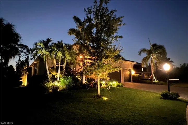 8517 S Lake Cir, Fort Myers, Florida 33908
