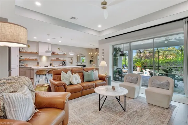8517 S Lake Cir, Fort Myers, Florida 33908