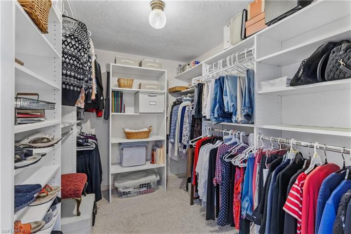 Huge walk in Closet