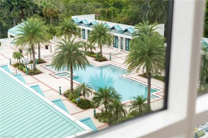 The Claridge Pool