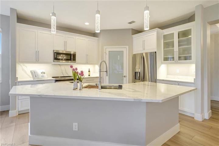 954 CARRICK BEND CIR # 102, NAPLES FL 34110