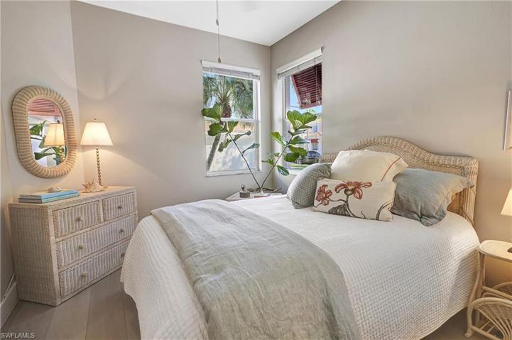 954 CARRICK BEND CIR # 102, NAPLES FL 34110