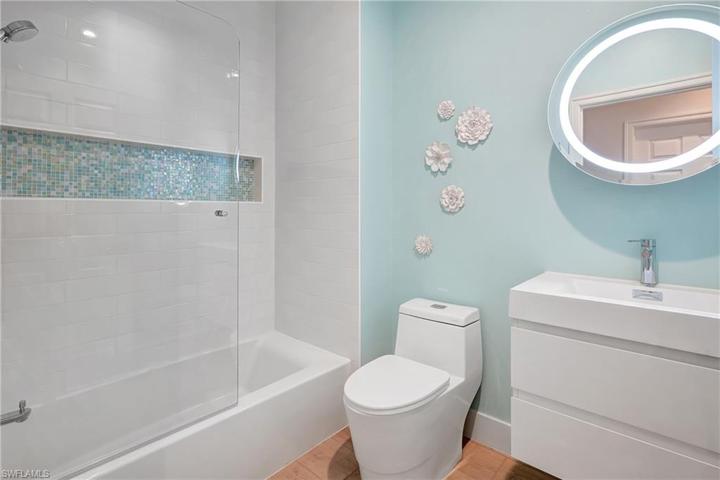 954 CARRICK BEND CIR # 102, NAPLES FL 34110