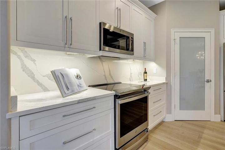 954 CARRICK BEND CIR # 102, NAPLES FL 34110