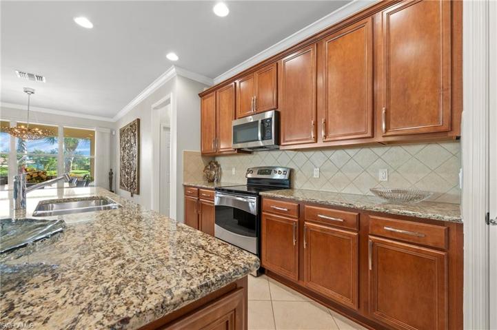 28559 Guinivere Way Bonita Springs FL 34135 - Warm Open kitchen