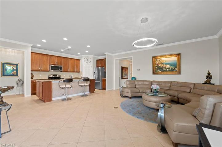 28559 Guinivere Way Bonita Springs FL 34135 - Open Island kitchen