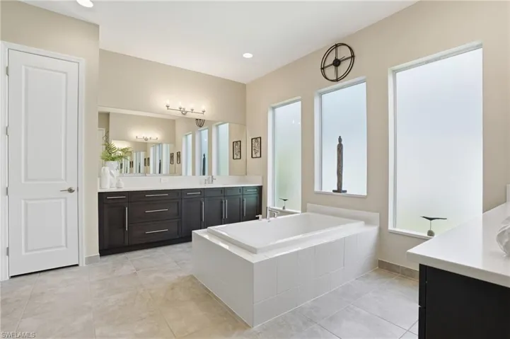 11644 Periwinkle Dr, Naples, Florida 34120