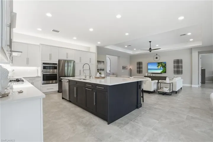 11644 Periwinkle Dr, Naples, Florida 34120
