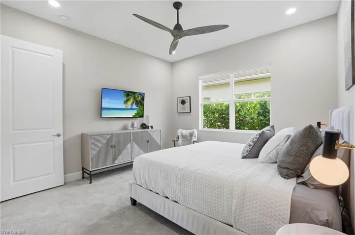 11644 Periwinkle Dr, Naples, Florida 34120
