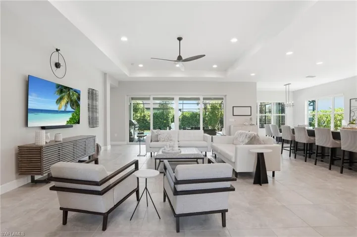 11644 Periwinkle Dr, Naples, Florida 34120