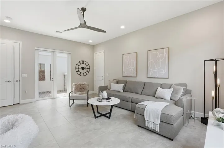 11644 Periwinkle Dr, Naples, Florida 34120