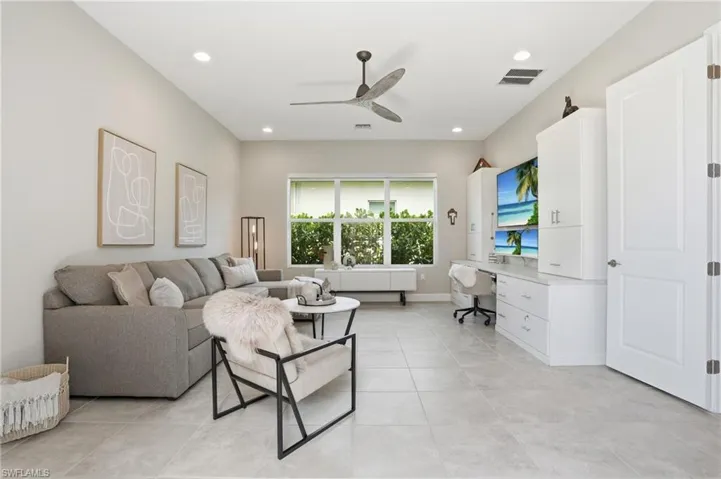 11644 Periwinkle Dr, Naples, Florida 34120