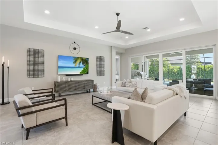 11644 Periwinkle Dr, Naples, Florida 34120