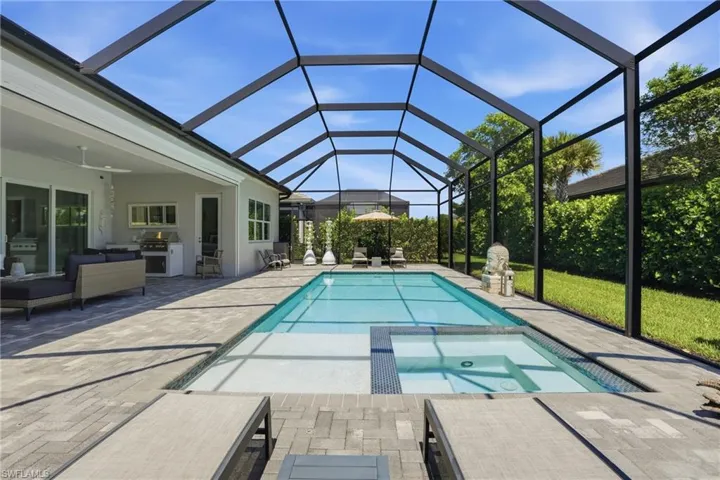11644 Periwinkle Dr, Naples, Florida 34120