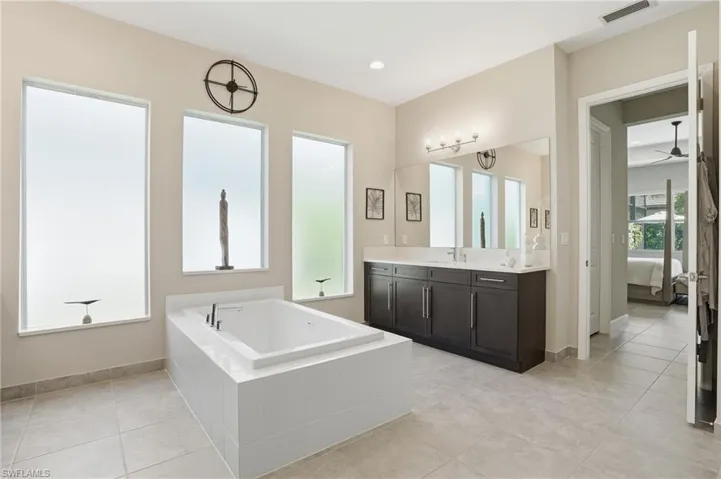 11644 Periwinkle Dr, Naples, Florida 34120