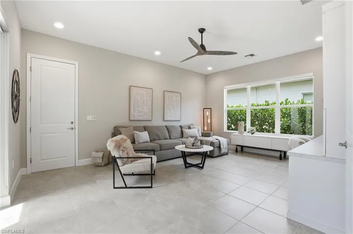 11644 Periwinkle Dr, Naples, Florida 34120
