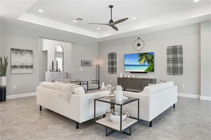 11644 Periwinkle Dr, Naples, Florida 34120